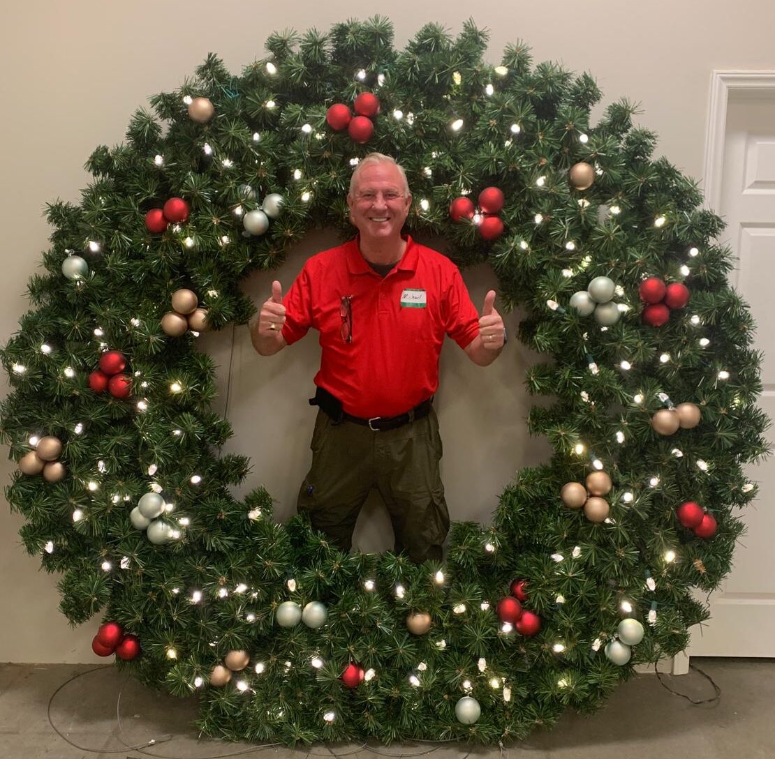 Professional holiday light installation in East Bay homes and businesses
